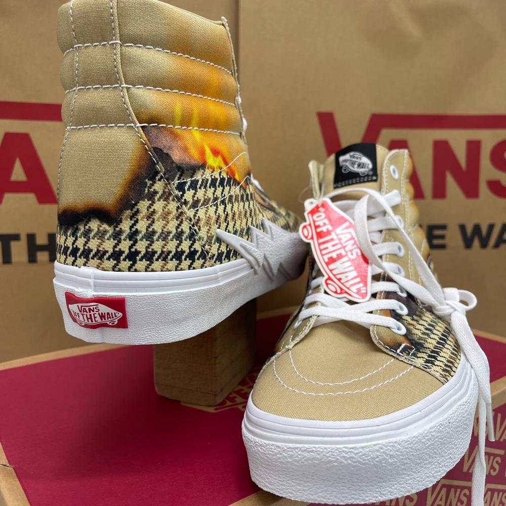 Vans WMNS Sk8-Hi Bolt (Big Reveal) Taos Taupe Sneakers 
 Houndstooth Pattern - Picture 8 of 16